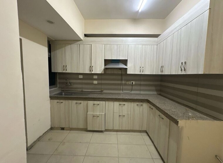 Kitchen, paras-dews 4 Bedroom 2300 Sq.Ft. Apartment In Sector 106 Gurgaon 10319218