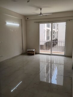 2.5 BHK + Pooja Room,Basement Builder Floor For Rent in Smart World Gems