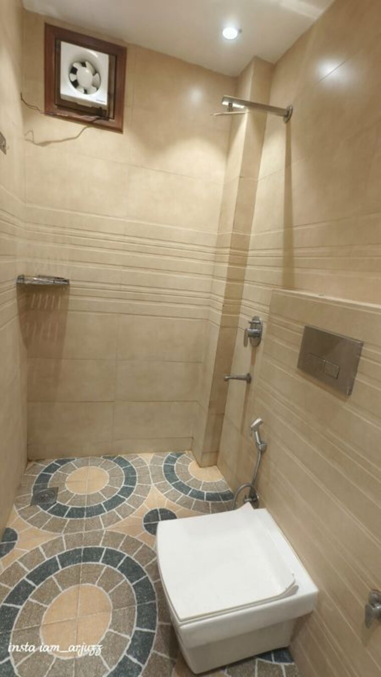 Bathroom, vinoba puri 1 Bedroom 400 Sq.Ft. Builder Floor In Vinoba Puri Delhi 10319260
