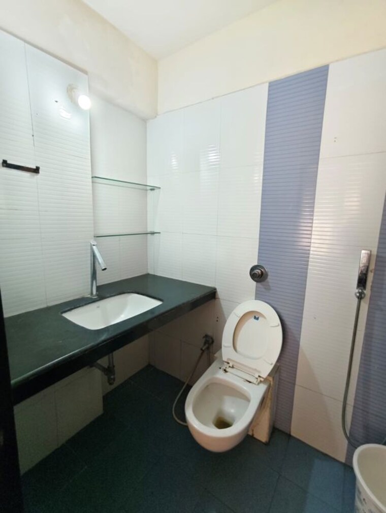 Bathroom, bhoomi-acres 3 Bedroom 1500 Sq.Ft. Apartment In Thane West Thane 10319303