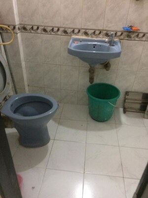 Bathroom in 3 BHK Apartment at Dheeraj Darshan, Jogeshwari East – for Rent