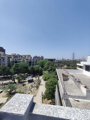 Balcony in 1 BHK Builder Floor at Sushant Lok I – for Rent