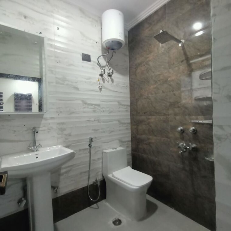 Bathroom, sushant lok i 1 Bedroom 100 Sq.Yd. Builder Floor In Sushant Lok I Gurgaon 10319324