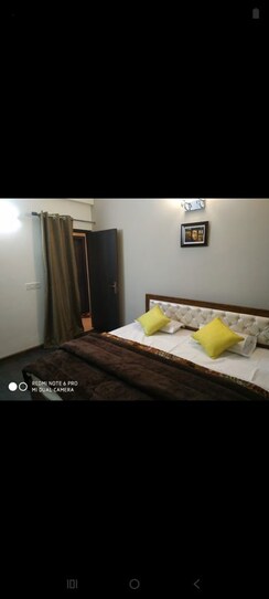 3.5 BHK + Servant Room Apartment For Rent in Sikka Karmic Greens