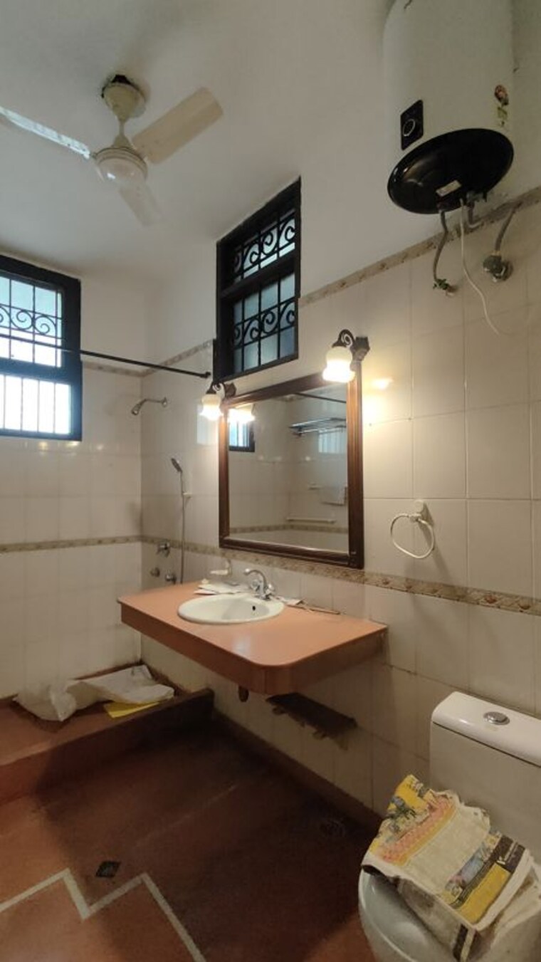 Kitchen, sushant lok i 4 Bedroom 5000 Sq.Ft. Independent House In Sushant Lok I Gurgaon 10319359