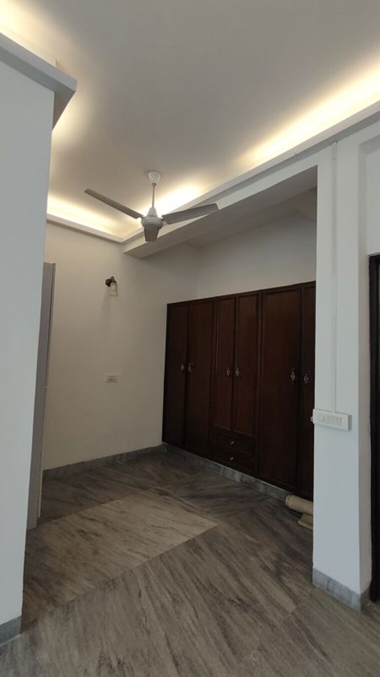 Room, sushant lok i 4 Bedroom 5000 Sq.Ft. Independent House In Sushant Lok I Gurgaon 10319359