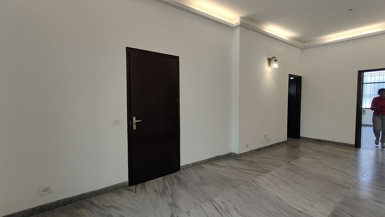 Room, sushant lok i 4 Bedroom 5000 Sq.Ft. Independent House In Sushant Lok I Gurgaon 10319359