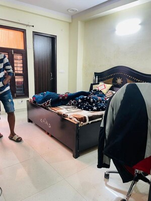 Bedroom in 2 BHK Builder Floor at Sector 52 – for Rent