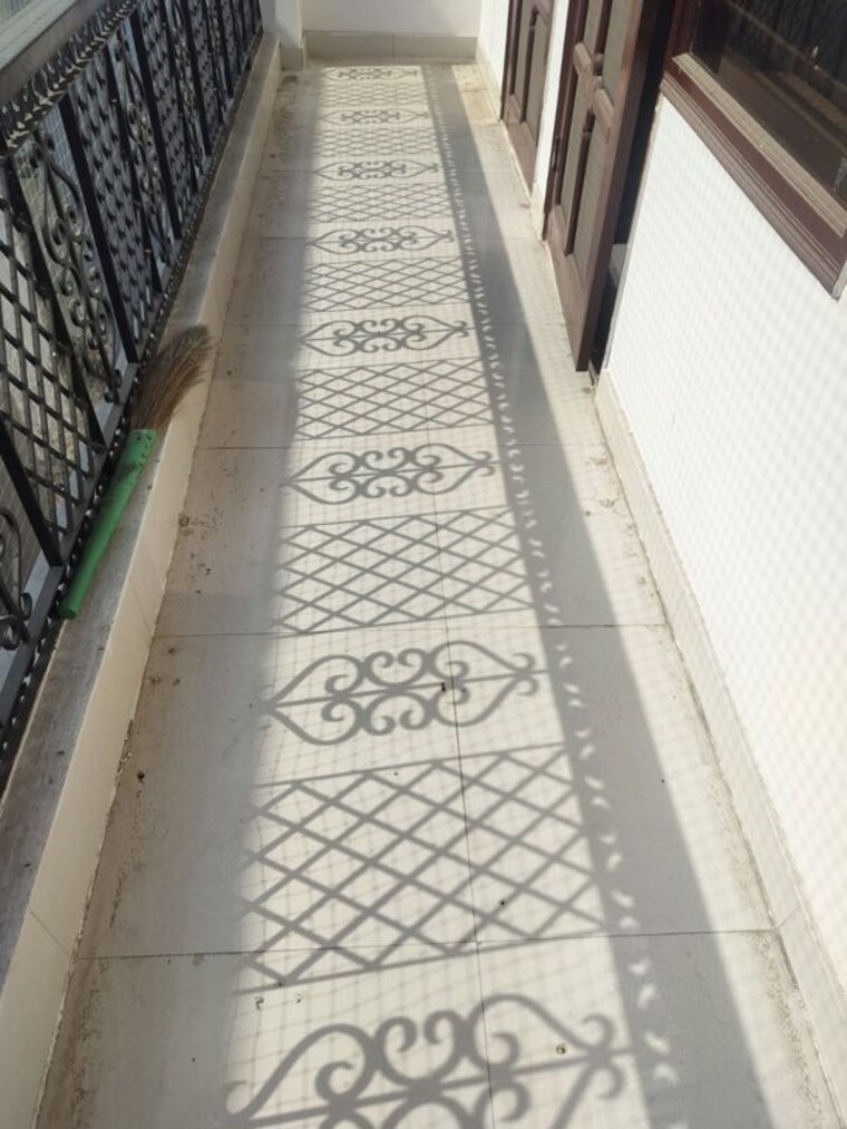 Balcony, sector 52 2 Bedroom 1298 Sq.Ft. Builder Floor In Sector 52 Gurgaon 10319362