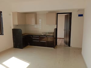 Room in 2 BHK Apartment at Indu Ganesh CHS, Sion – for Sale
