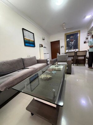 Hall in 2 BHK Apartment at Santacruz West – for Rent