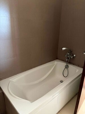 Bathroom in 4 BHK Apartment at Pioneer Park Phase 1, Sector 61 – for Rent