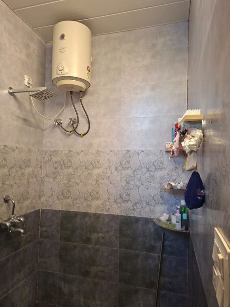 Bathroom, dehradun cantt 1 Bedroom 1000 Sq.Ft. Builder Floor In Dehradun Cantt Dehradun 10319432