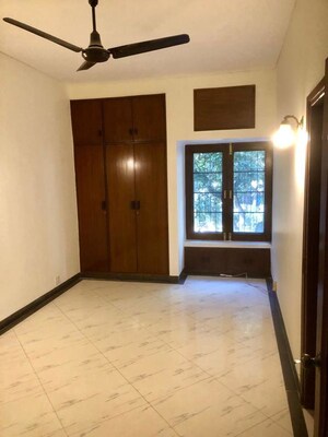 Room in 3 BHK Builder Floor at Sarita Vihar – for Sale