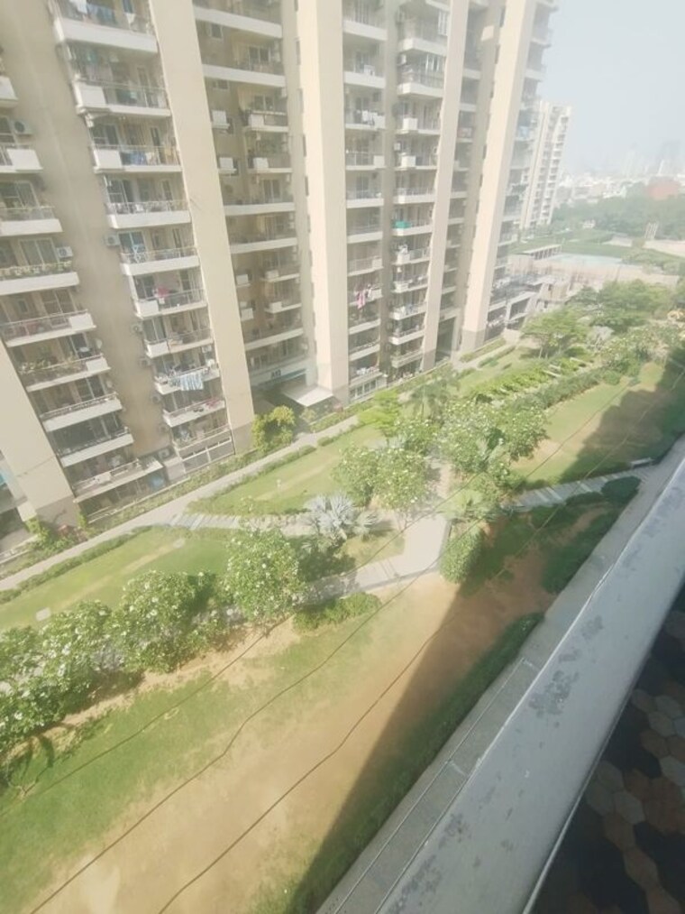 Balcony, tulip-violet 3 Bedroom 1578 Sq.Ft. Apartment In Sector 69 Gurgaon 10319425