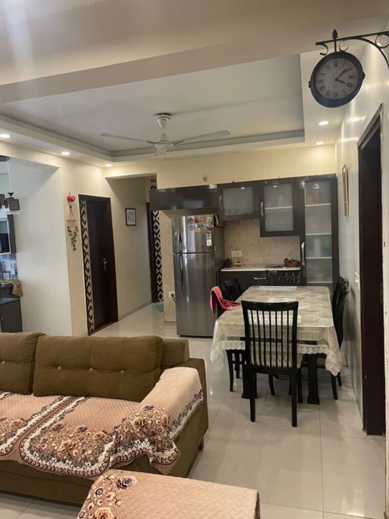 Living Room, tulip-violet 3 Bedroom 1578 Sq.Ft. Apartment In Sector 69 Gurgaon 10319425