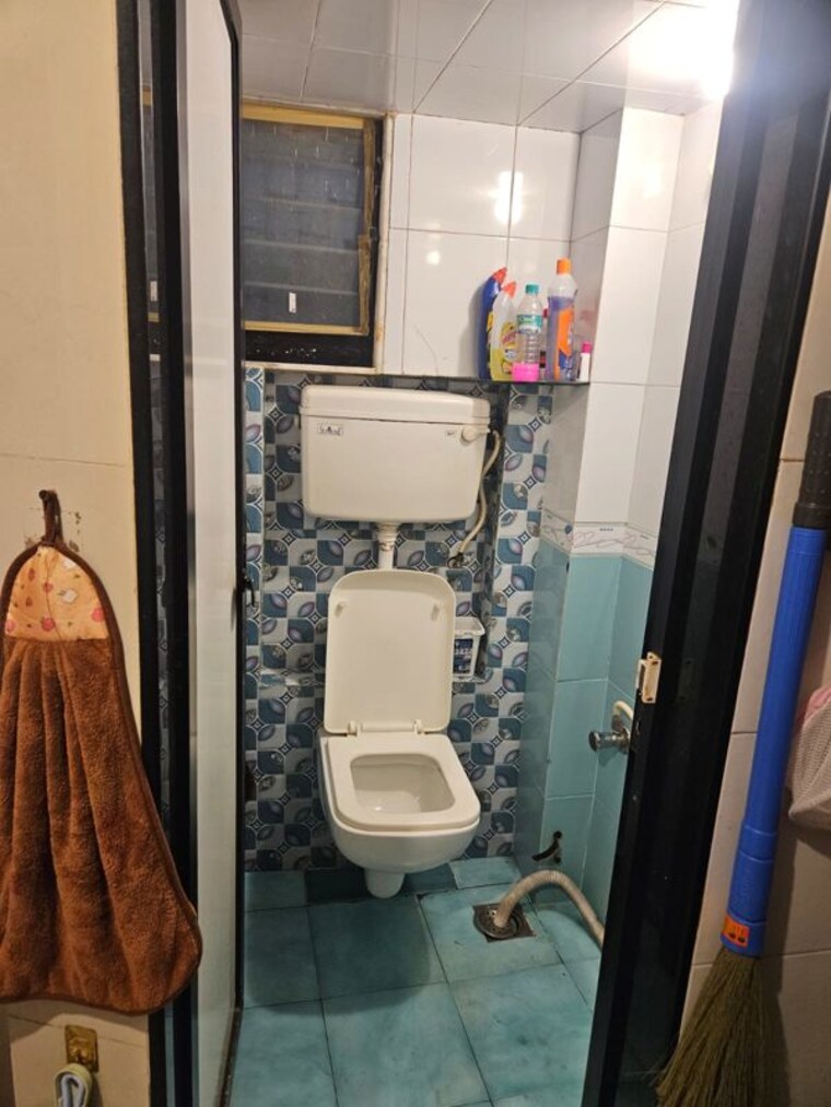 Bathroom, shreeji-aspire 1 Bedroom 412 Sq.Ft. Apartment In Malad West Mumbai 10319507