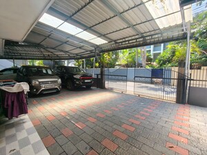 Parking in 2 BHK Apartment at Kathrikadavu – for Rent