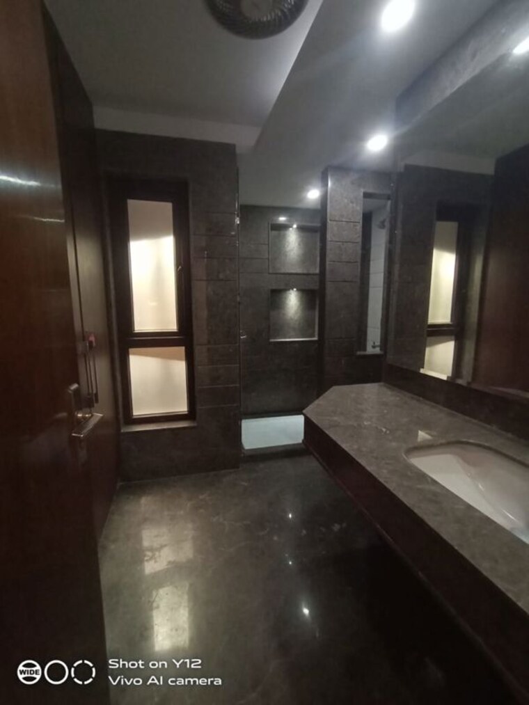 Bathroom, greater kailash i 4 Bedroom 2700 Sq.Ft. Builder Floor In Greater Kailash I Delhi 10319572