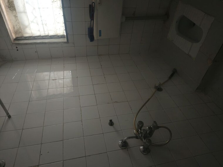 Bathroom, nehru nagar 1 RK 300 Sq.Ft. Villa In Nehru Nagar Mumbai 10319582