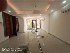 Room in 3 BHK Builder Floor at Greater Kailash Part 3 – for Rent