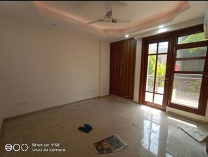 Room in 3 BHK Builder Floor at Greater Kailash Part 3 – for Rent