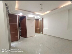 Room in 3 BHK Builder Floor at Greater Kailash Part 3 – for Rent
