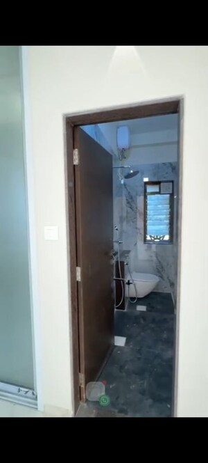 Bathroom in 2.5 BHK Apartment at Alamdar The Auro, Lower Parel – for Rent