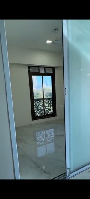 Room in 2.5 BHK Apartment at Alamdar The Auro, Lower Parel – for Rent