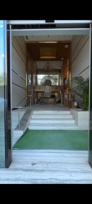 Staircase in 2.5 BHK Apartment at Alamdar The Auro, Lower Parel – for Rent