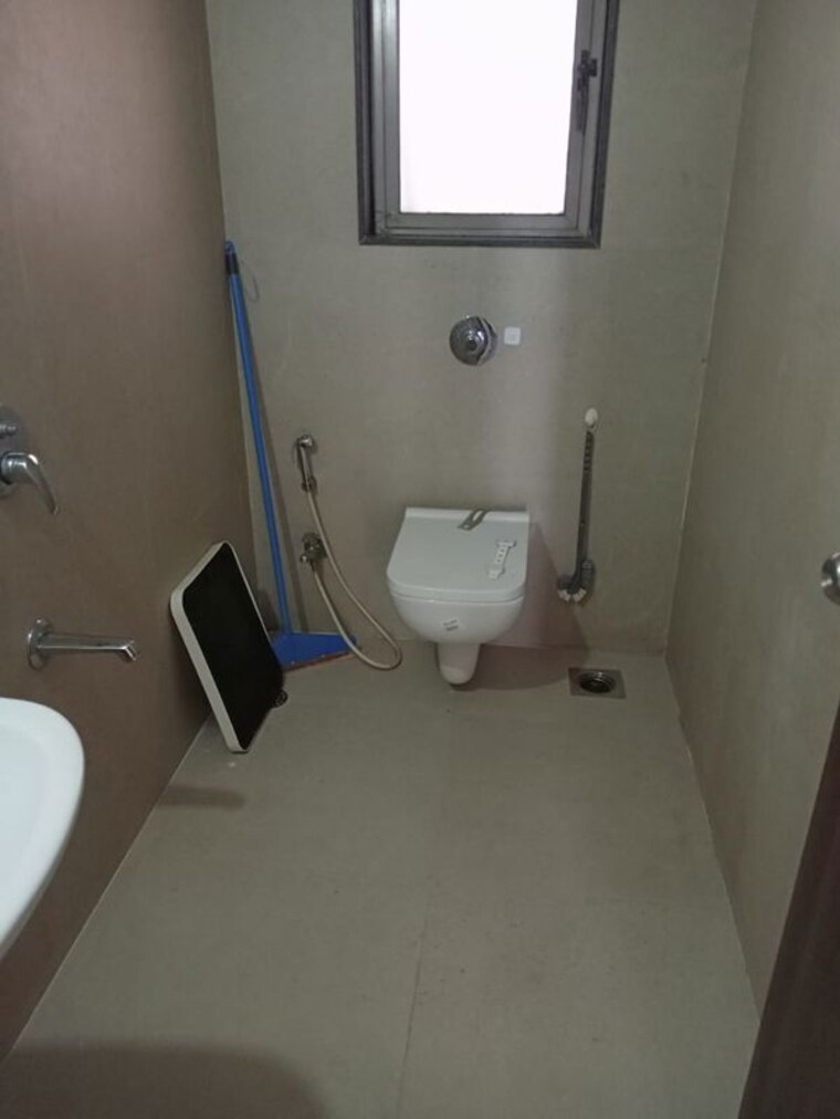 Bathroom, runwal-eirene 2 Bedroom 550 Sq.Ft. Apartment In Balkum Pada Thane 10319609