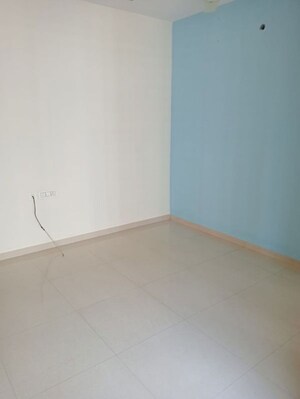 Room in 2 BHK Apartment at Runwal Eirene, Balkum Pada – for Rent