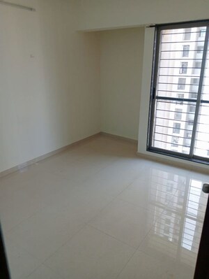 Room in 2 BHK Apartment at Runwal Eirene, Balkum Pada – for Rent