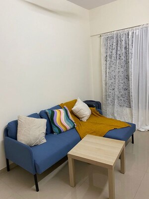 Team Area in 1 BHK Apartment at City View Apartments, Lower Parel – for Rent