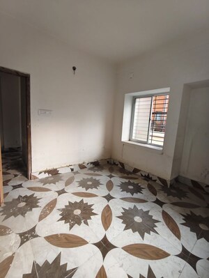 Bedroom in 2 BHK Builder Floor at Gariahat – for Rent