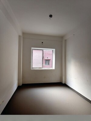 Room in 2 BHK Builder Floor at Gariahat – for Rent