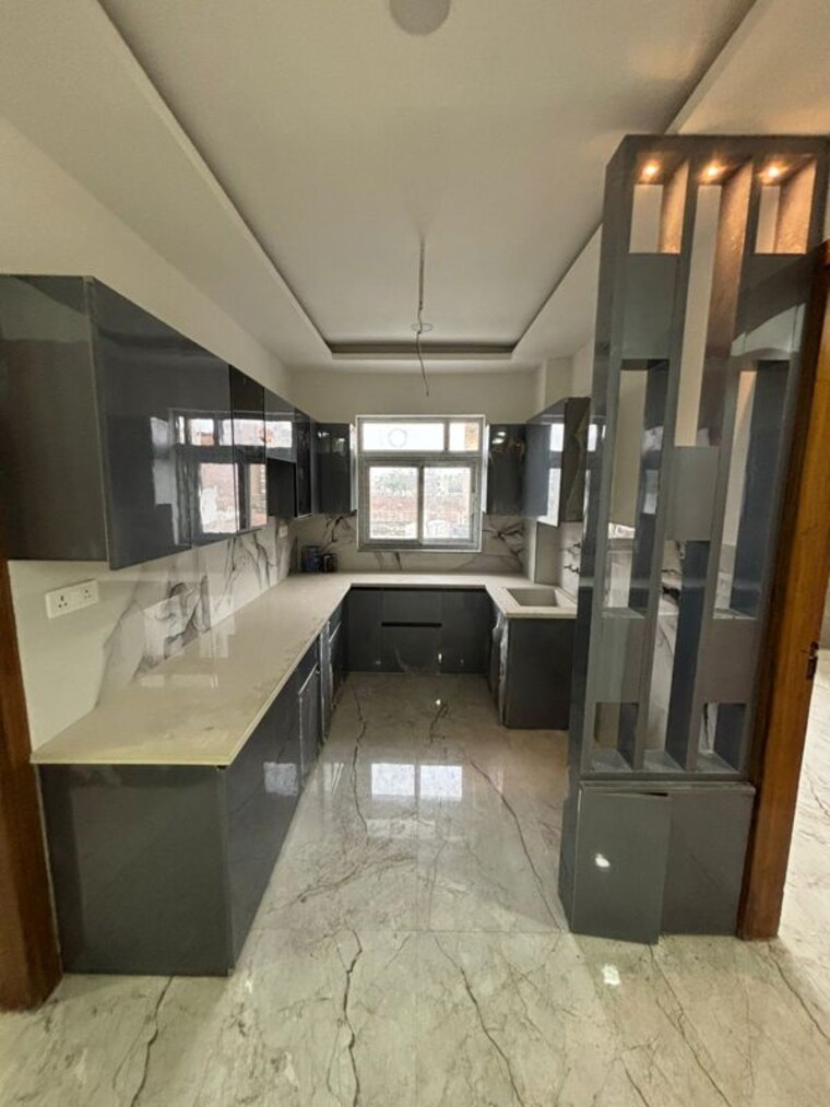 Kitchen, sainik colony 3 Bedroom 1500 Sq.Ft. Builder Floor In Sainik Colony Faridabad 10319635