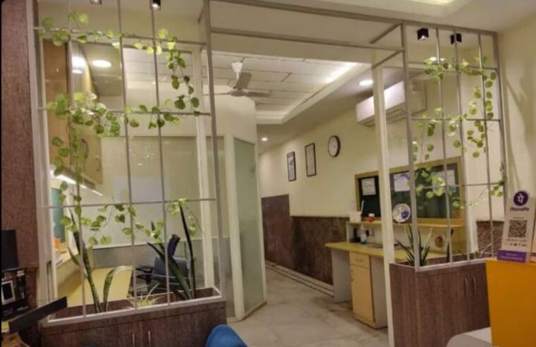 Room, chittaranjan park Commercial Office Space 800 Sq.Ft. In Chittaranjan Park Delhi 10319655