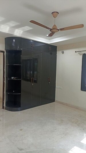 Room in 5 BHK Villa at Aditya Eden Woods, Tellapur – for Rent