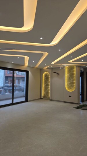 Building Lobby in 3 BHK Builder Floor at New Industrial Township 1 – for Sale