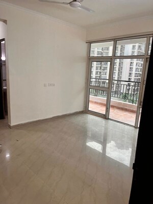 Room in 3 BHK Apartment at JKG Palm Court, Sector 16c Greater Noida – for Rent