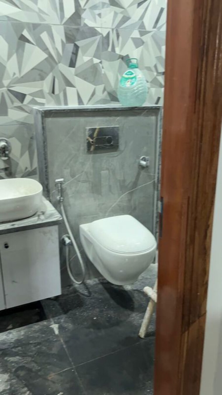 Bathroom, new industrial township 1 3 Bedroom 1300 Sq.Ft. Builder Floor In New Industrial Township 1 Faridabad 10319678