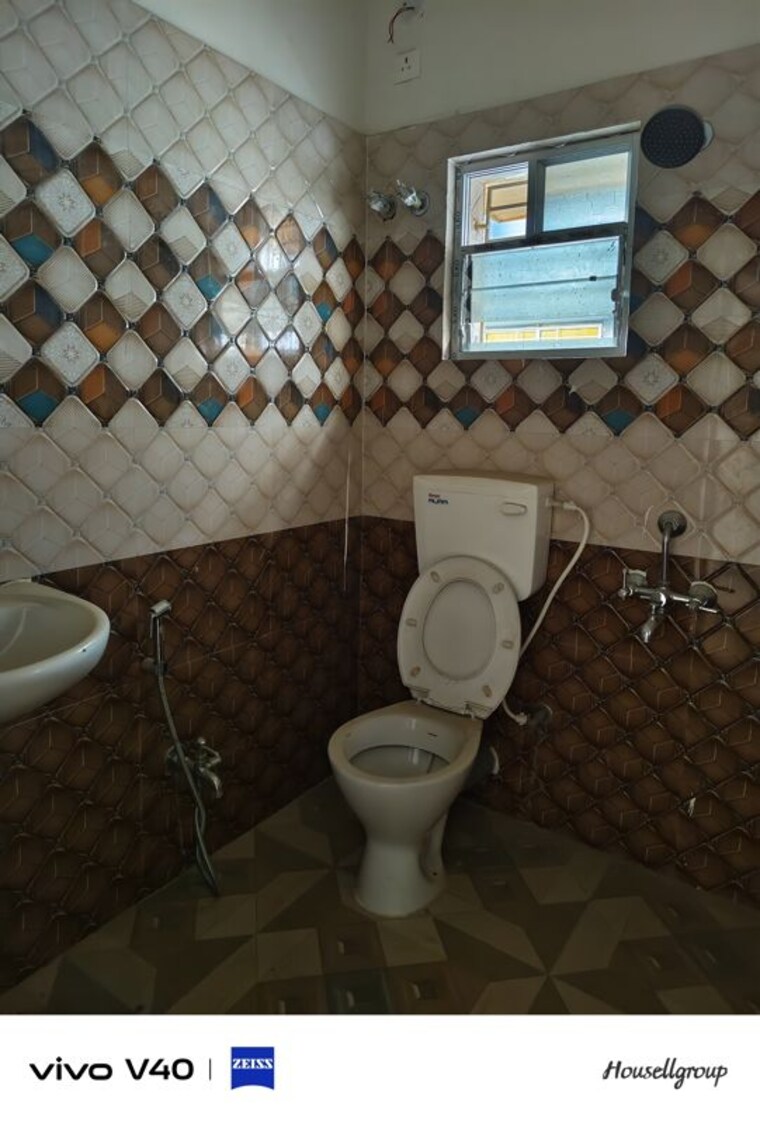 Bathroom, nayabad 2 Bedroom 692 Sq.Ft. Builder Floor In Nayabad Kolkata 10319659