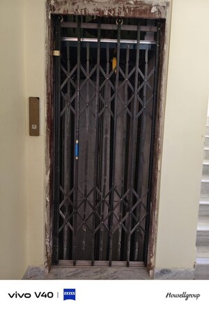 Lift in 2 BHK Builder Floor at Nayabad – for Sale