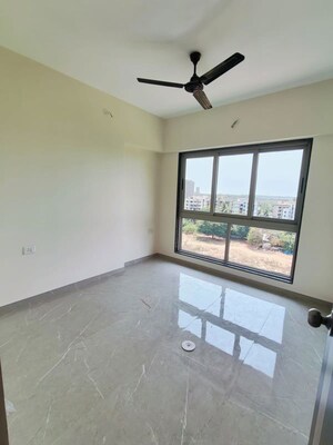 Room in 2 BHK Apartment at Veena Smart Homes, Kandivali West – for Rent