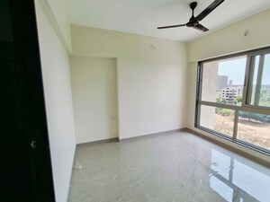 Room in 2 BHK Apartment at Veena Smart Homes, Kandivali West – for Rent