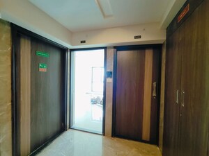 Room in 2 BHK Apartment at Veena Smart Homes, Kandivali West – for Rent