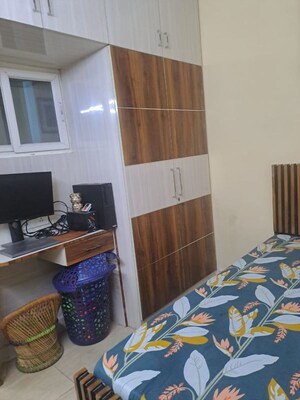 2 BHK Apartment For Rent in Gaur City 2 - 14th Avenue, Sector 16c Greater Noida