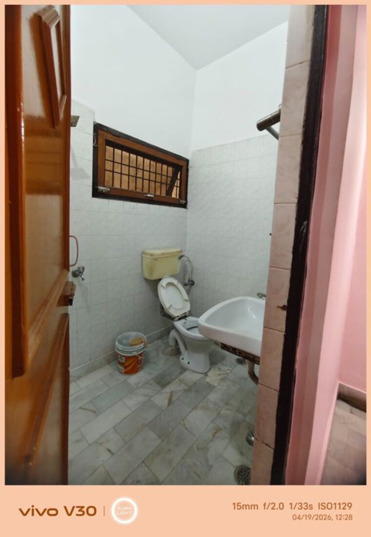 Bathroom, gomti nagar 3.5 Bedroom 2152 Sq.Ft. Independent House In Gomti Nagar Lucknow 10319719