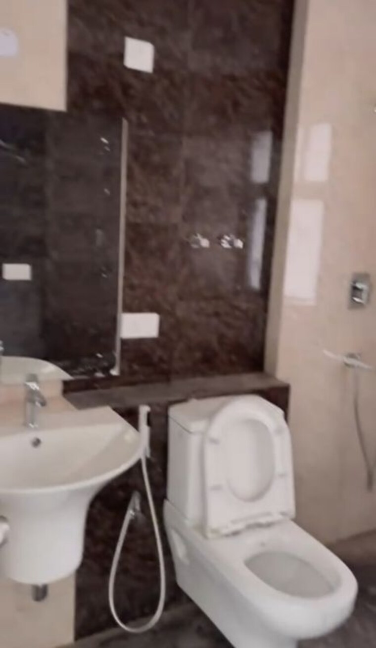Bathroom, shree-vardhman-victoria 3 Bedroom 1950 Sq.Ft. Apartment In Sector 70 Gurgaon 10319734